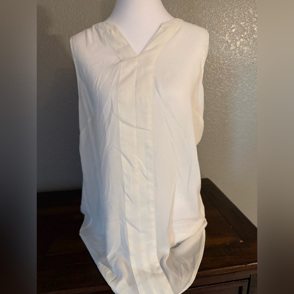 Apt. 9 Classic White V-Neck Blouse